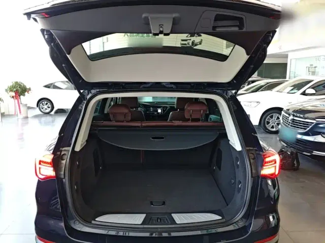 Buick Envision Plus — Фото автомобиля 18