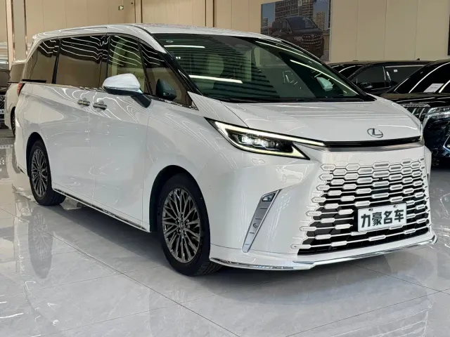 Lexus Lexus LM 2023 500h 6-Seater Prestige Edition — Фото автомобиля 3