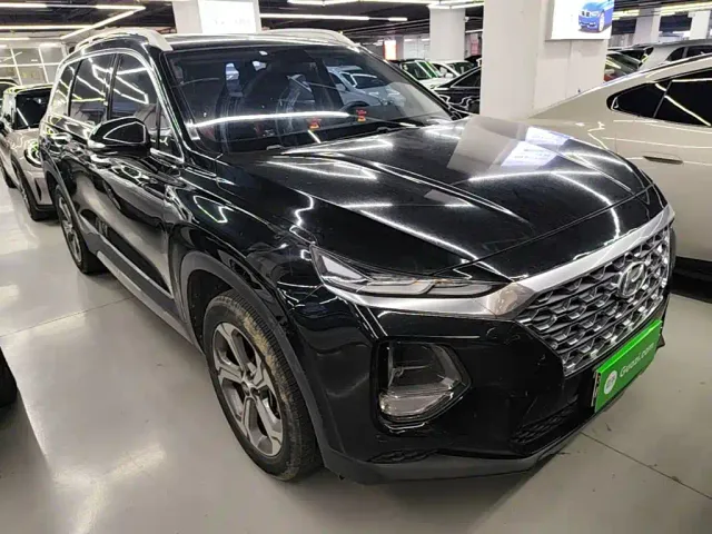 Hyundai Santa Fe — Фото автомобиля 3