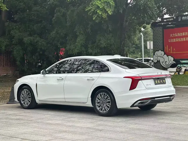 Hongqi H5 — Фото автомобиля 4