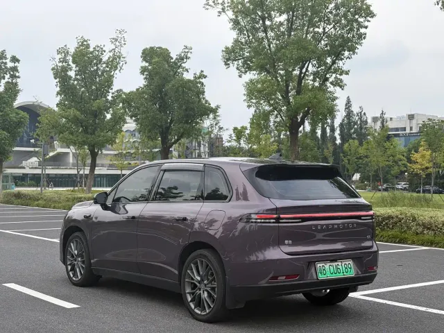 Leapmotor C10 — Фото автомобиля 5
