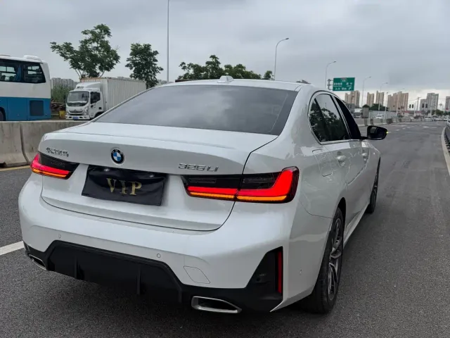 BMW BMW 3 Series 2023 320Li M Sport Package — Фото автомобиля 9