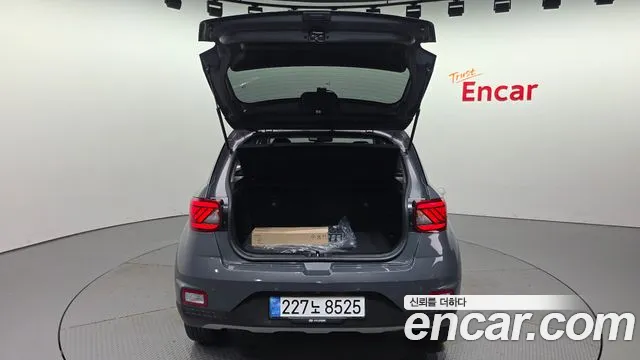 Hyundai Venue — Фото автомобиля 25