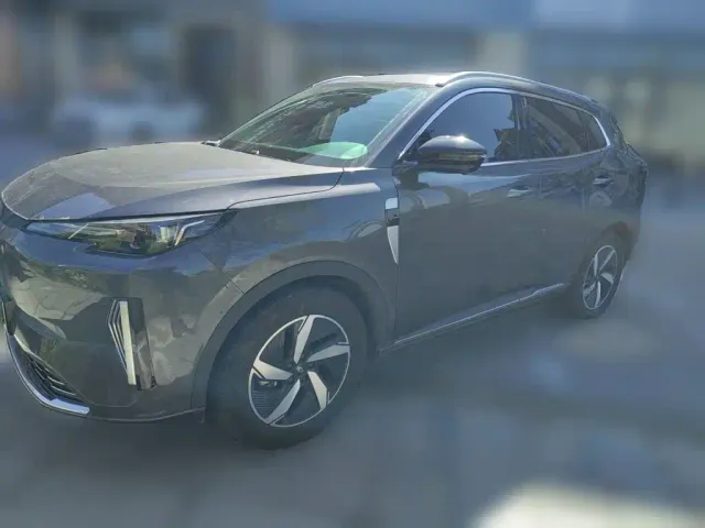 Фотография автомобиля — Changan Qiyuan Q05