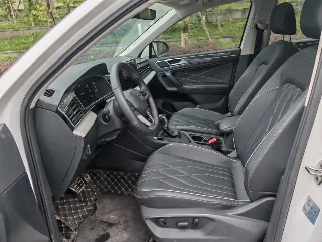 Volkswagen Tiguan L — Фото автомобиля 4