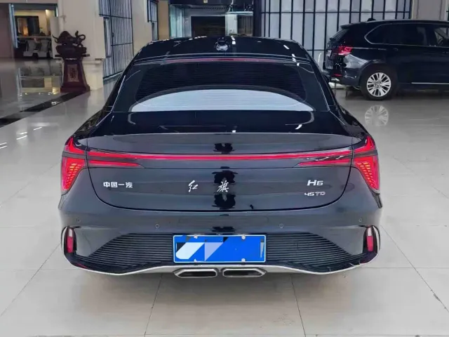 Hongqi H6 — Фото автомобиля 8