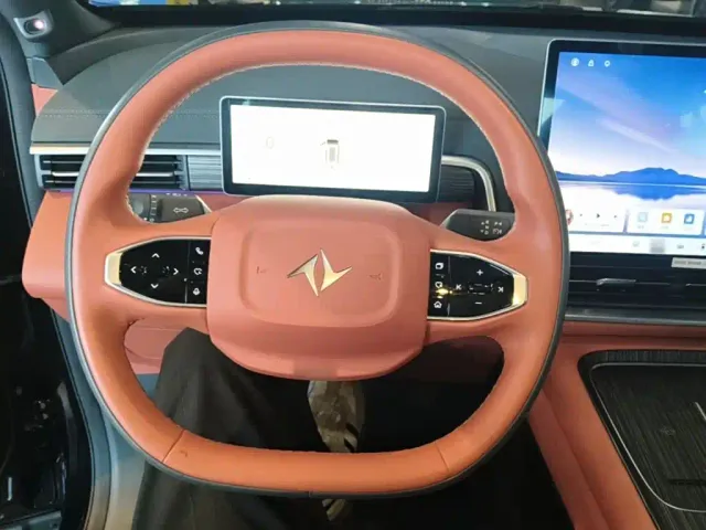 Dongfeng eπ 008 — Фото автомобиля 10
