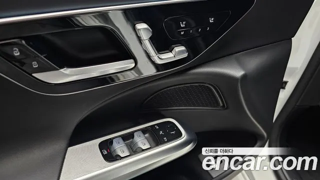Mercedes-Benz E-Class — Фото автомобиля 17