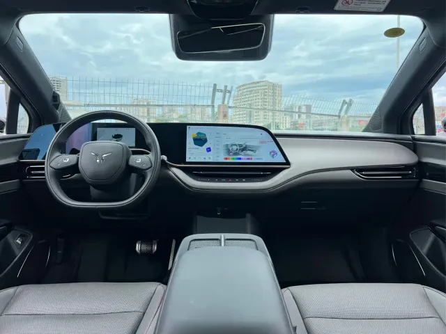 Hongqi EH7 — Фото автомобиля 5