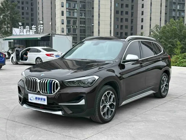 Фотография автомобиля — BMW X1