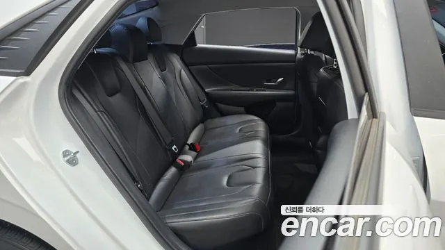 Hyundai AVANTE — Фото автомобиля 11