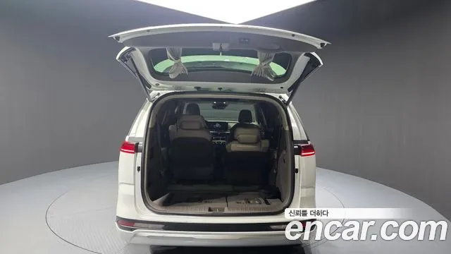 Kia Canival Carnival 4 поколение Бензин 7 мест Hi-Limousine — Фото автомобиля 15