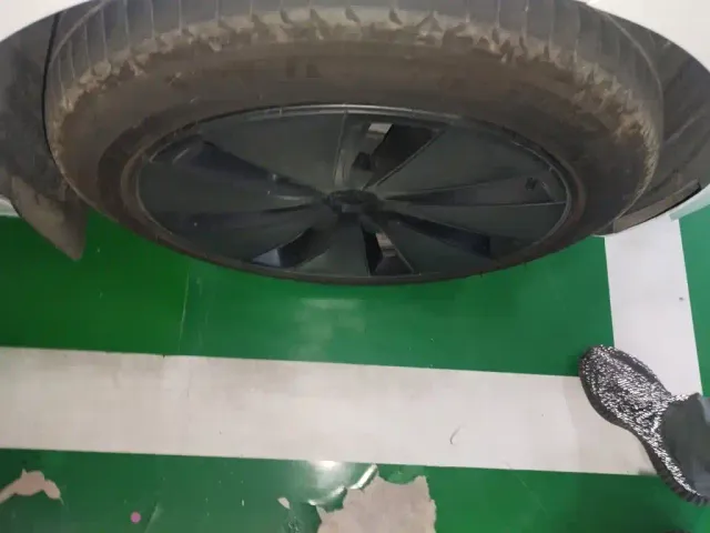 Tesla Model 3 — Фото автомобиля 24