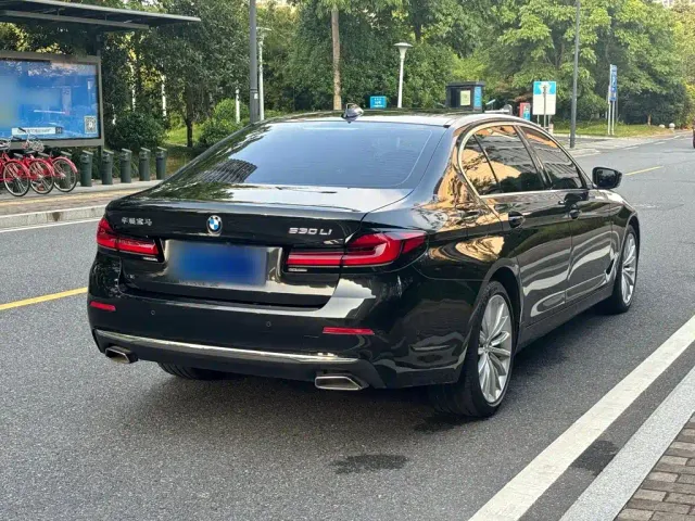 BMW BMW 5 Series 2022 Model Third Facelift 530Li Premium Luxury Package — Фото автомобиля 10
