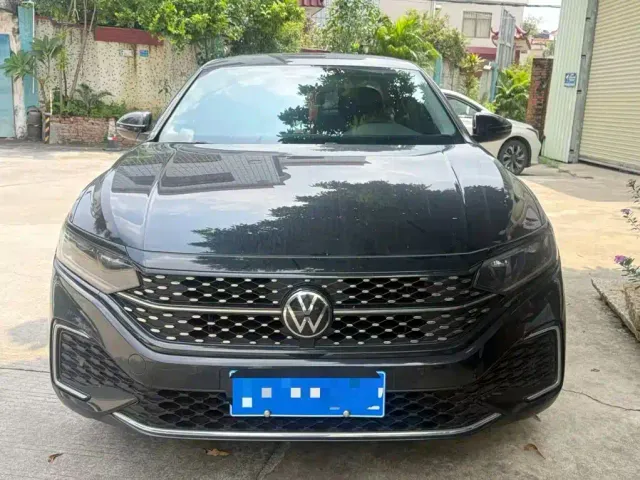 Volkswagen Passat — Фото автомобиля 2