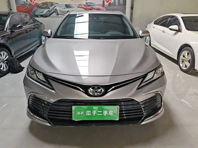 Toyota Camry — Фото автомобиля 2