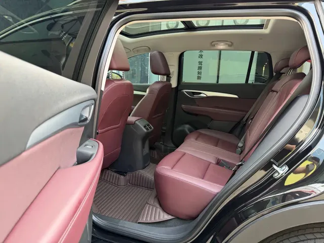 Buick Envision Plus — Фото автомобиля 11