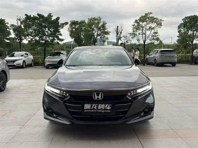 Honda Accord — Фото автомобиля 2
