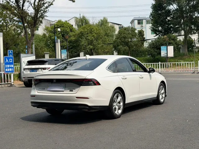 Honda Accord — Фото автомобиля 5