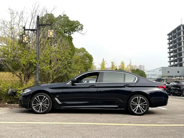 BMW 5 Series — Фото автомобиля 7