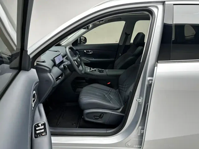 Geely Galaxy Starship 7 EM-i — Фото автомобиля 8