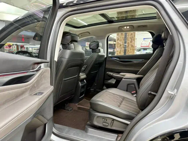 Ford Edge — Фото автомобиля 16
