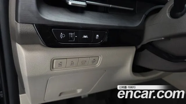 Kia Carnival Generation 4 — Фото автомобиля 17