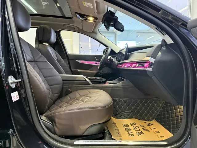 BMW 7 Series — Фото автомобиля 8