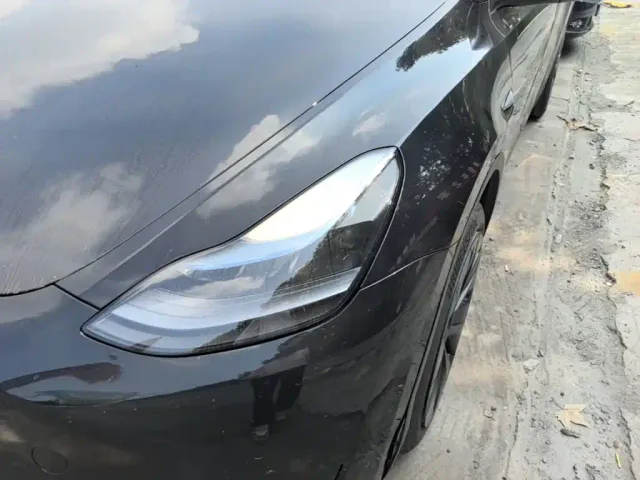 Tesla Model Y — Фото автомобиля 23