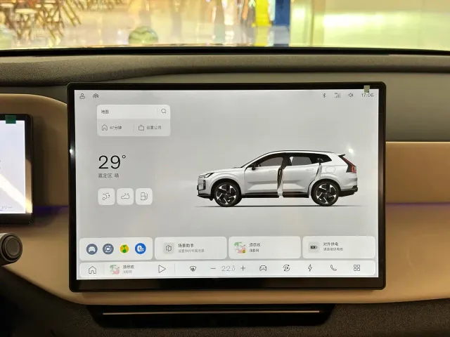 Volvo XC70 Plug-in Hybrid — Фото автомобиля 18