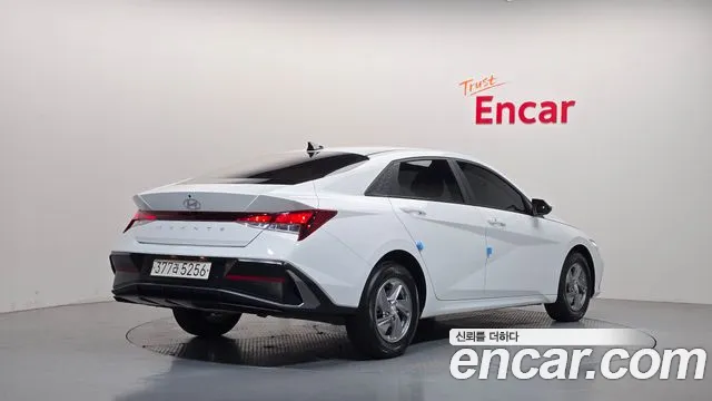 Hyundai Avante — Фото автомобиля 2