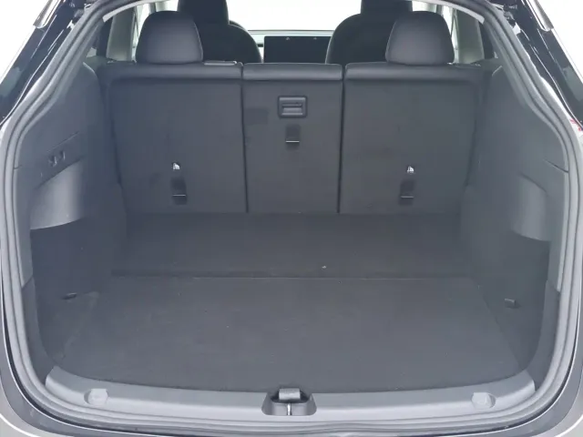 Tesla Model Y — Фото автомобиля 18