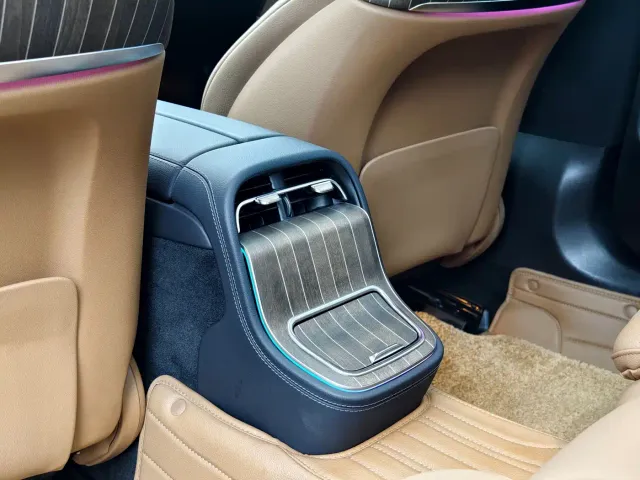 Mercedes-Benz E-Class — Фото автомобиля 17