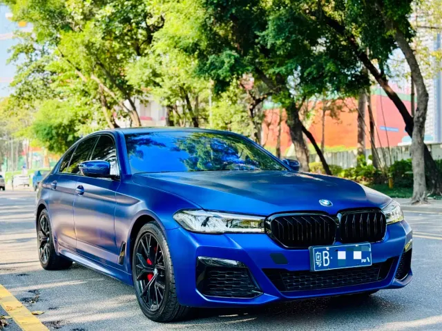 BMW 5 Series — Фото автомобиля 3