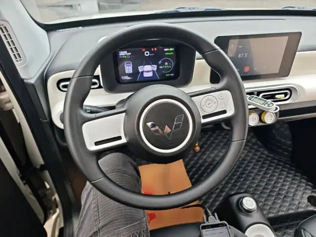 Wuling Hongguang Mini EV — Фото автомобиля 10