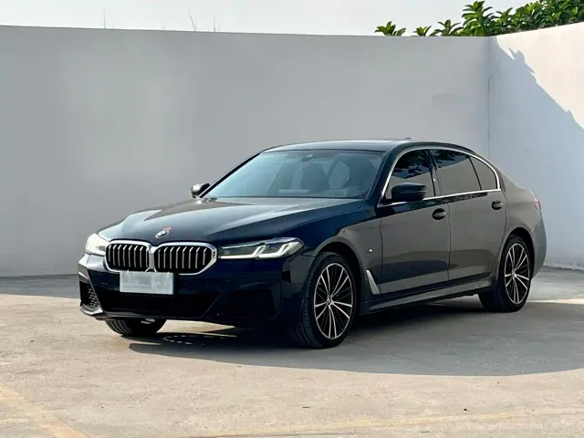 Фотография автомобиля — BMW 5 Series