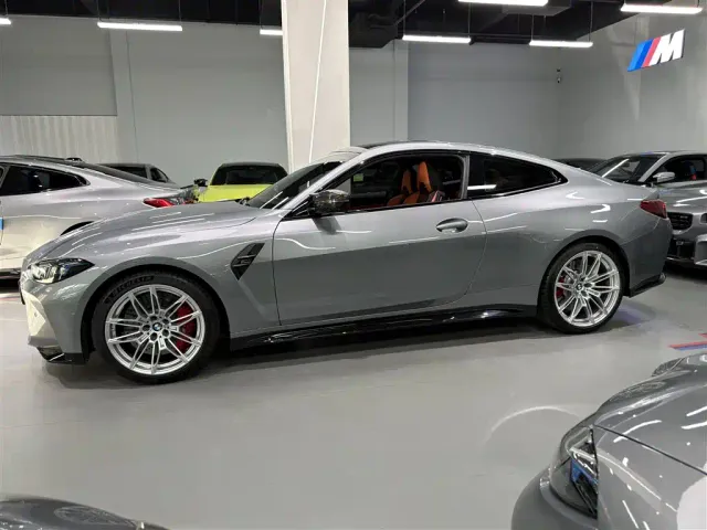 BMW M4 — Фото автомобиля 3