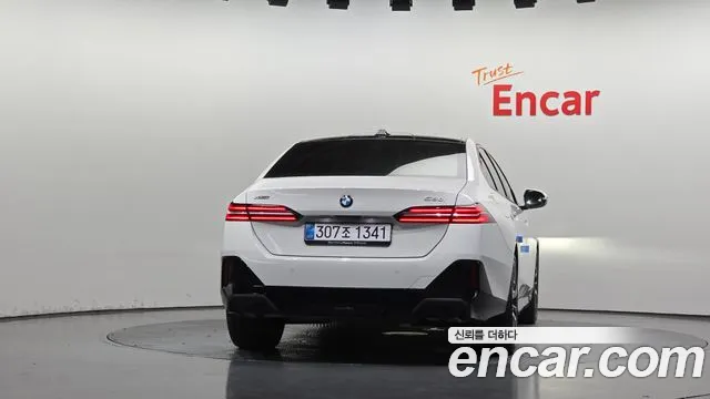 BMW 5-Series 5 серия (G60) 530i xDrive M Sport — Фото автомобиля 4
