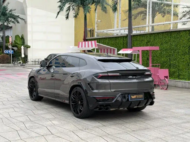 Lamborghini Urus — Фото автомобиля 6