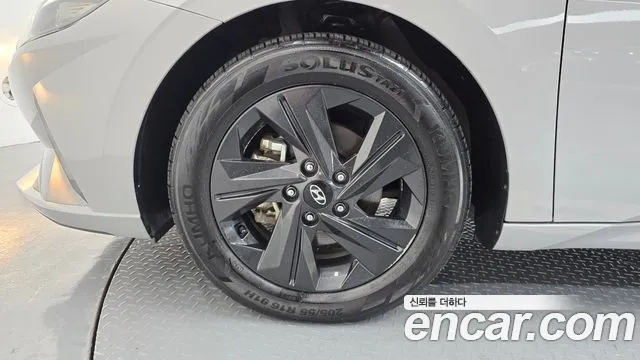 Hyundai Avante CN7 — Фото автомобиля 5