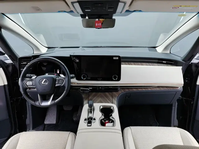 Lexus LM — Фото автомобиля 8