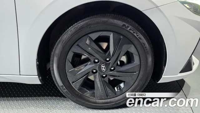 Hyundai AVANTE Avante (CN7) — Фото автомобиля 5
