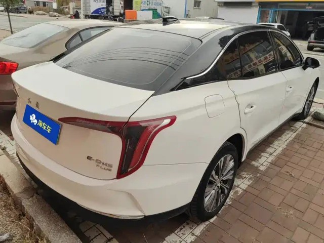 Hongqi E-QM5 — Фото автомобиля 3