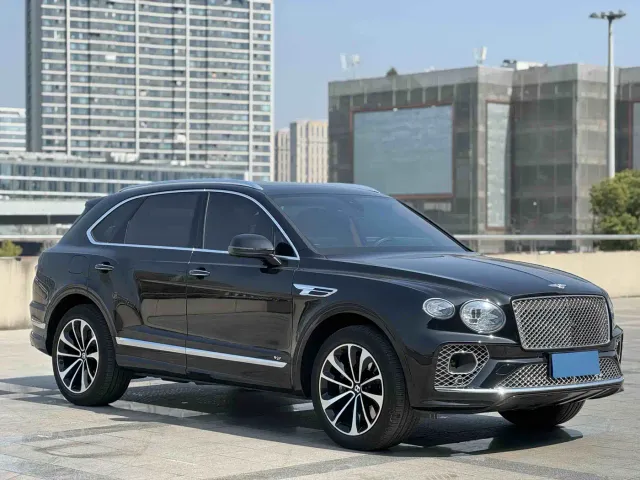 Bentley Bentayga — Фото автомобиля 3