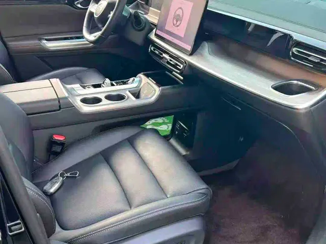 GAC Trumpchi E8 — Фото автомобиля 7