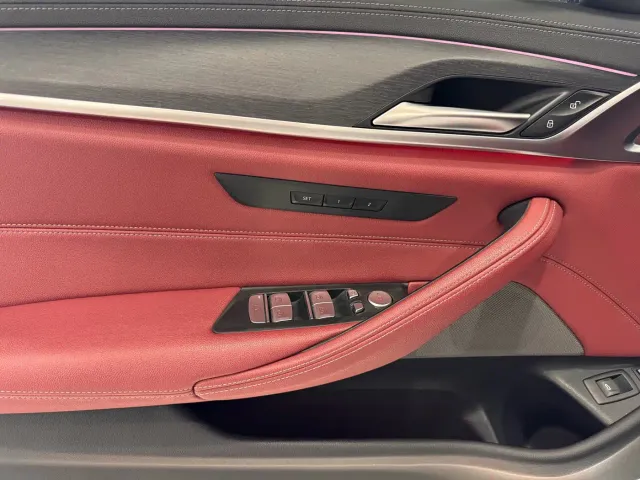 BMW 5 Series — Фото автомобиля 8