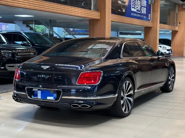 Bentley Flying Spur — Фото автомобиля 3