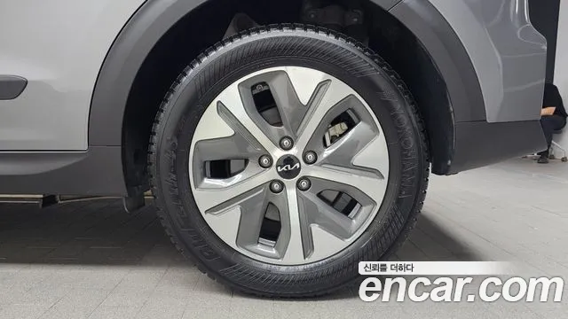 Kia Niro — Фото автомобиля 5
