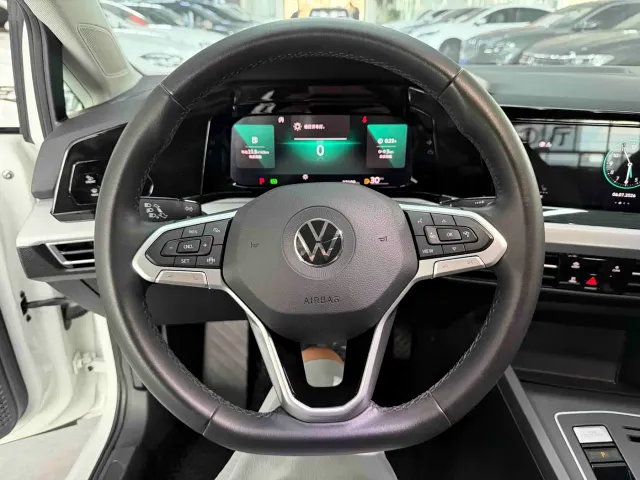 Volkswagen Golf — Фото автомобиля 11