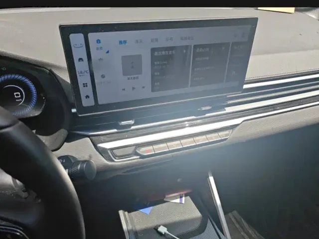 Geely Emgrand — Фото автомобиля 12